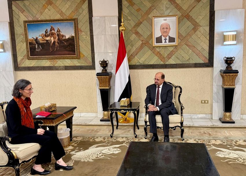 وزير الخارجية يلتقي السفيرة الفرنسية لدى اليمن