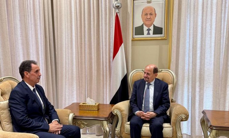 وزير الخارجية يلتقي القائم بأعمال السفير المغربي بمناسبة انتهاء فترة عمله