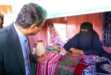 وزير الدولة لملس يفتتح المساحة الآمنة للنساء "سوق الوومن " في مديرية صيرة