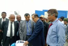 وزير الصحة ومحافظ الحديدة يطلعان على مستوى التجهيزات في مستشفى محمد بن زايد بالخوخة