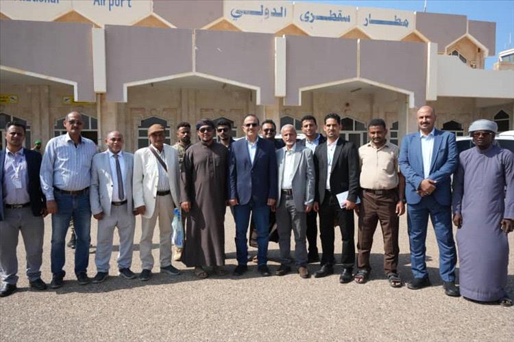 وزير الصحة ومحافظ سقطرى يطلعان على تقييم منافذ الدخول ويشددان على تعزيز الرقابة الصحية بالمطار والميناء