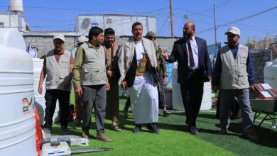 وكيل مأرب يدشن توزيع حقيبة التمكين الزراعي لعدد 200 مزارعاً ومزارعة بالمحافظة