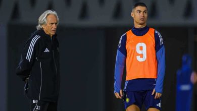 حان وقت الإقالة.. جماهير ليفربول تطالب بطرد سلوت فورا