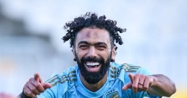 حسين الشحات: شارة قيادة الأهلى شرف.. وهدفنا الفوز بالدورى وأفريقيا