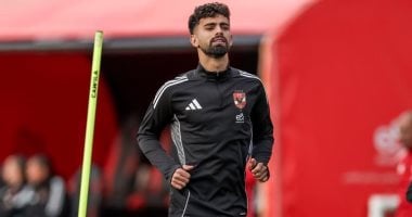 أحمد رضا يودع لاعبي الأهلي بعد الإعارة للبنك ويمدد تعاقده موسما