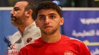 طبيب الأهلي: كوكا يشكو من آلام في الحوض ويخضع للتأهيل