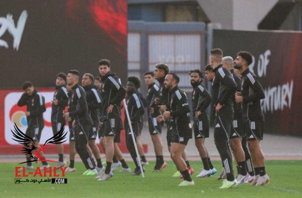 الأهلي يختتم استعداده لمباراة فاركو