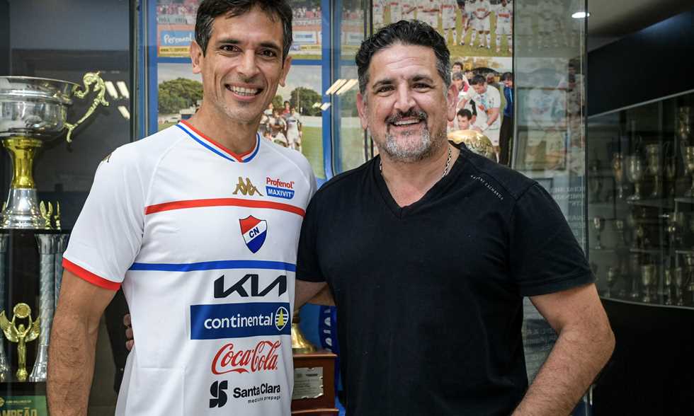 هل تتذكروه؟ روكي سانتا كروز يوقع لـ ناسيونال الباراجوياني