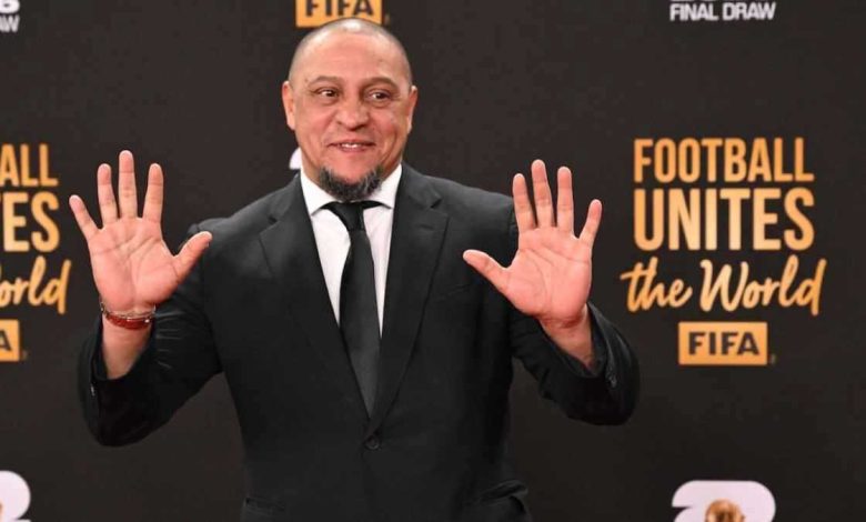 بمواجهة المرمى.. تصرف غريب من عبد الله الحمدان في مباراة الهلال والخلود (فيديو)