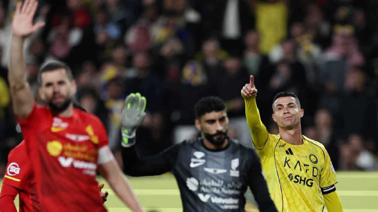 تحية الإسلام.. مبابي يفاجئ السعوديين بعد وصوله جدة