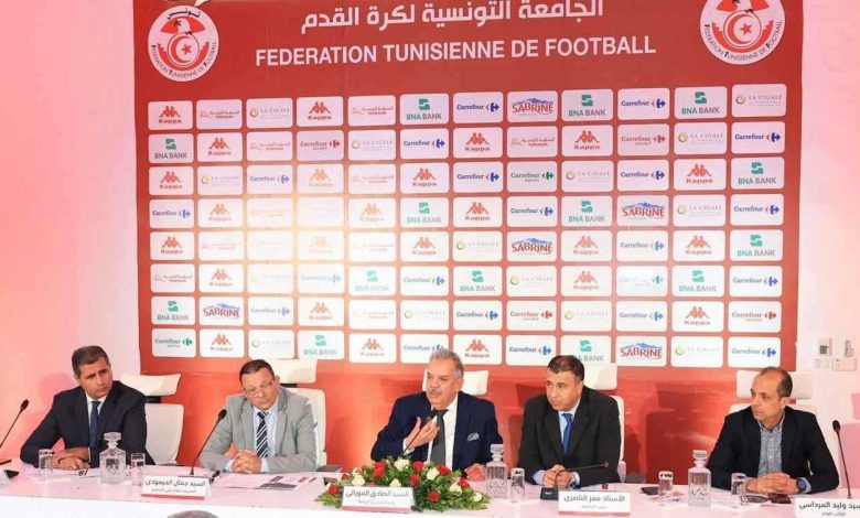 كريم بنزيما يفاجئ عادل بولبينة (صورة)