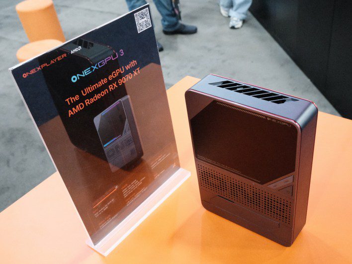 OneXPlayer تكشف عن وحدة الرسوميات الخارجية OneXGPU 3 بمعالج مكتبي قوي من فئة AMD RDNA 4 #CES2026