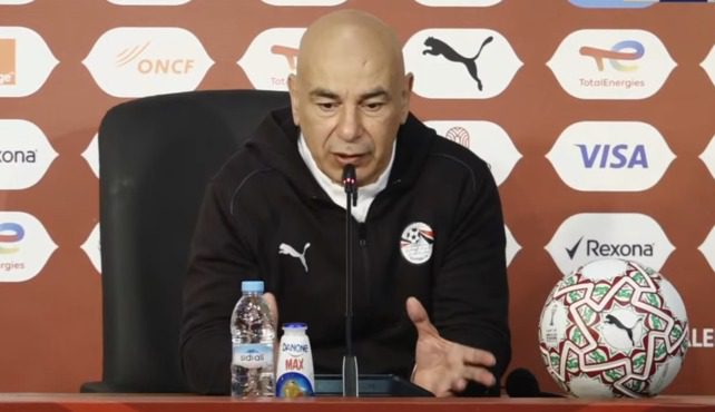 صحفي مغربي يصدم حسام حسن بسبب احتفاله ضد الجماهير ورد صاعق