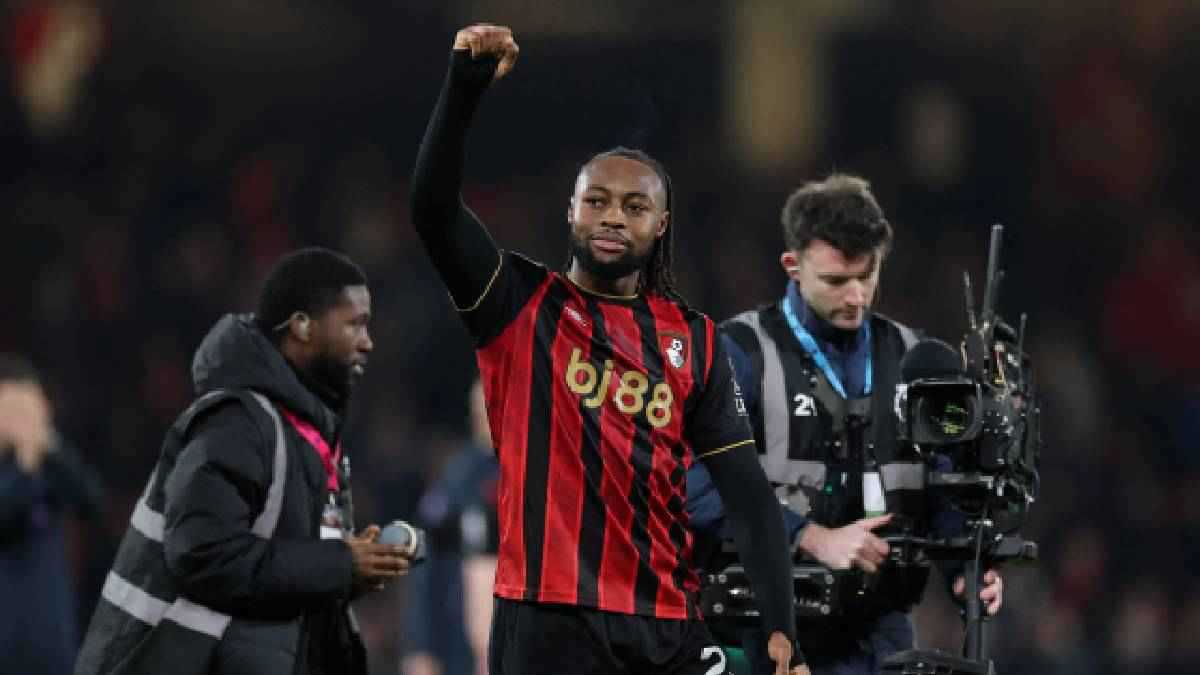 تجاهل طردا واضحا.. خطأ كارثي من حكم مباراة ريال مدريد وأتلتيكو (صور)