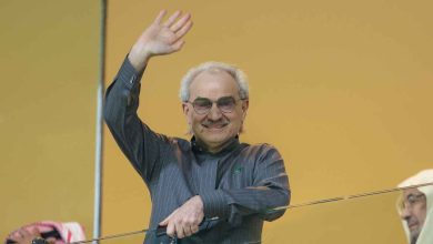 مطالبات برحيله.. مدرب الإفريقي التونسي يفجر غضبًا عارمًا