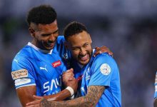 لاعبو منتخب الجزائر يشتبكون مع الحكم في ممر غرف الملابس (فيديو)