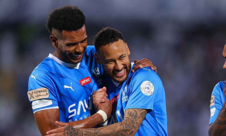 لاعبو منتخب الجزائر يشتبكون مع الحكم في ممر غرف الملابس (فيديو)