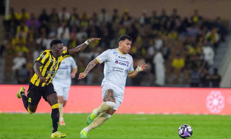 بعد حامد حمدان.. نجم جديد يشعل صدام الأهلي وبيراميدز