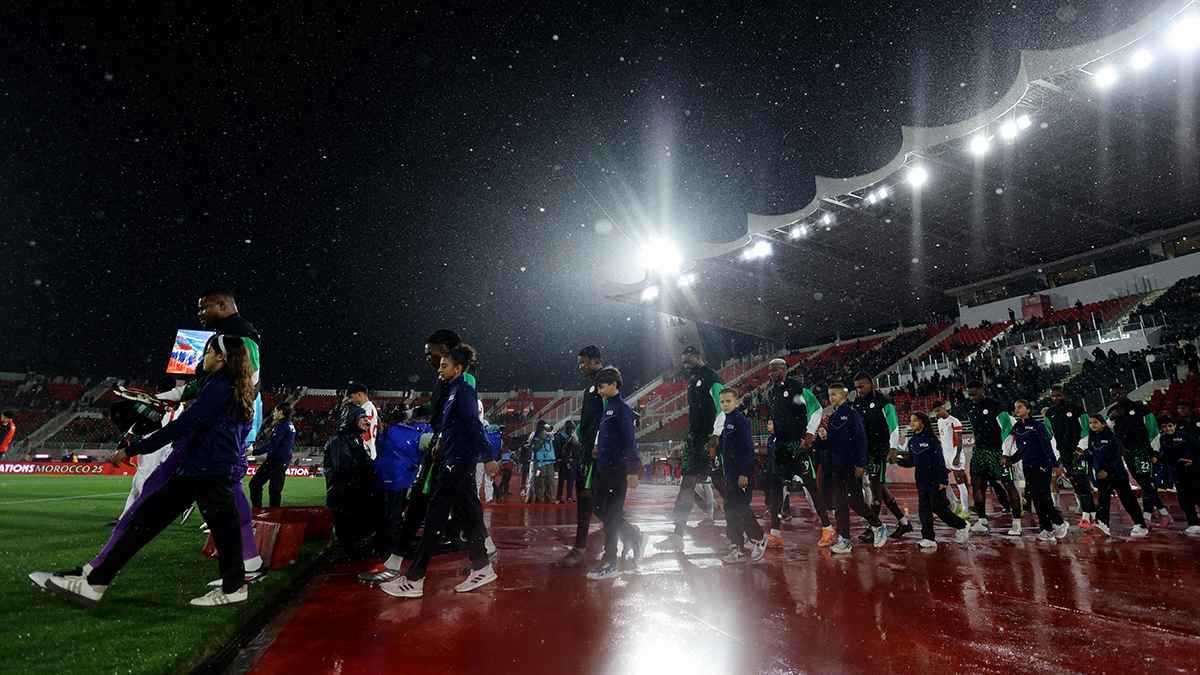 بالأسماء.. صفقات الأهلي تفجّر أول خلاف بين الخطيب وسيد عبد الحفيظ