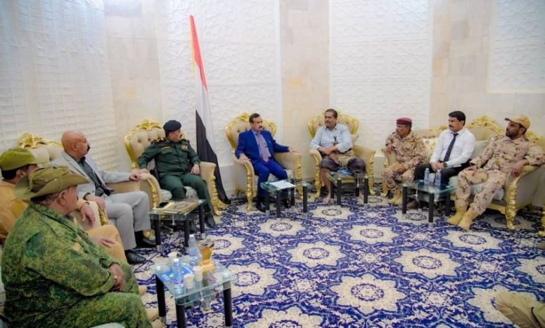 أمنية شبوة تناقش الاوضاع الامنية والعسكرية بالمحافظة