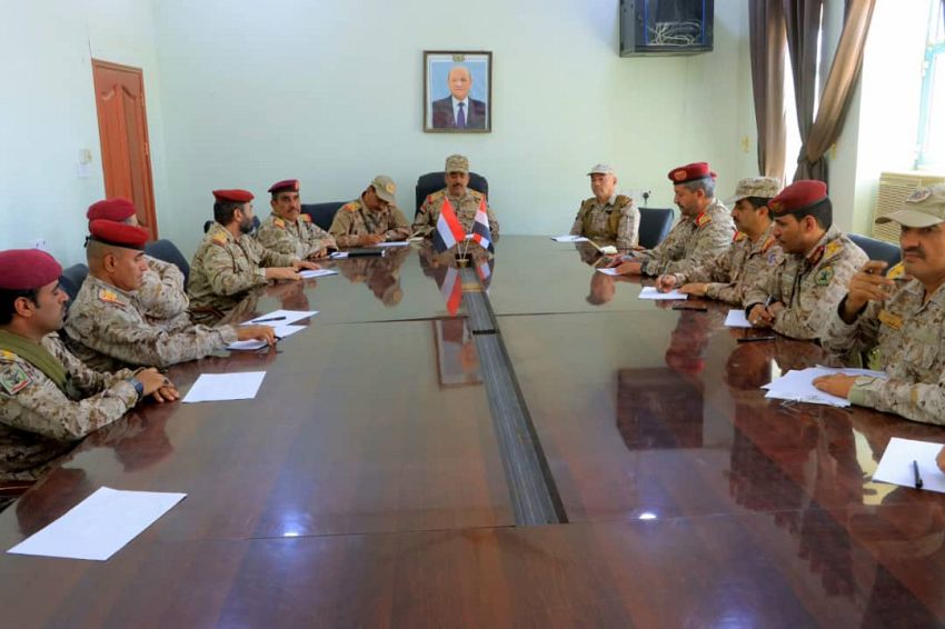 اجتماع عسكري يقر إجراءات مشددة لتأمين الطريق الدولية والمنشآت الحيوية
