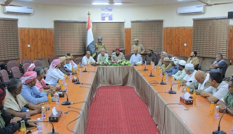 اجتماع في سيئون يناقش جهود تعزيز الاستقرار في الأحياء السكنية