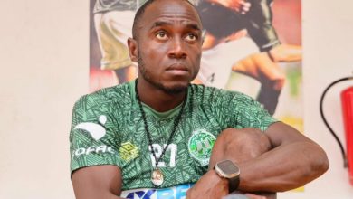 موزيس أوركوما يرفض قرار الرجاء الرياضي و يضع الفريق في ورطة