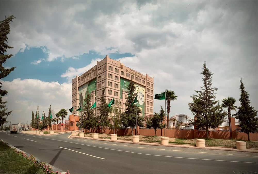 818 مخالفة وإغلاق 9 منشآت في جولات رقابية بالباحة خلال شهر