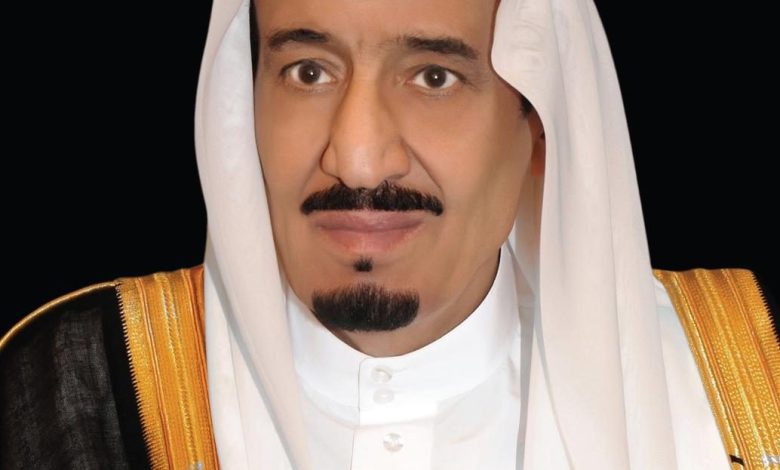 خادم الحرمين يوافق على منح وسام الملك عبدالعزيز من الدرجة الثالثة لـ200 مواطن لتبرعهم بأحد أعضائهم