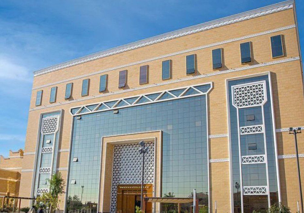 رصد 528 مخالفة وإغلاق 73 موقعًا.. جهود رقابية مكثفة بالأسياح