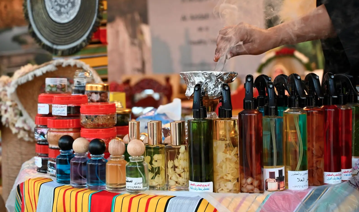 ركن العطور في مهرجان جازان 2026.. حِرفة تجمع بين التراث والابتكار