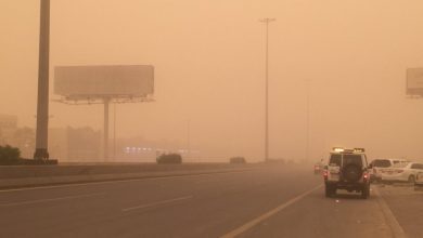 رياحًا شديدة السرعة على 3 مناطق