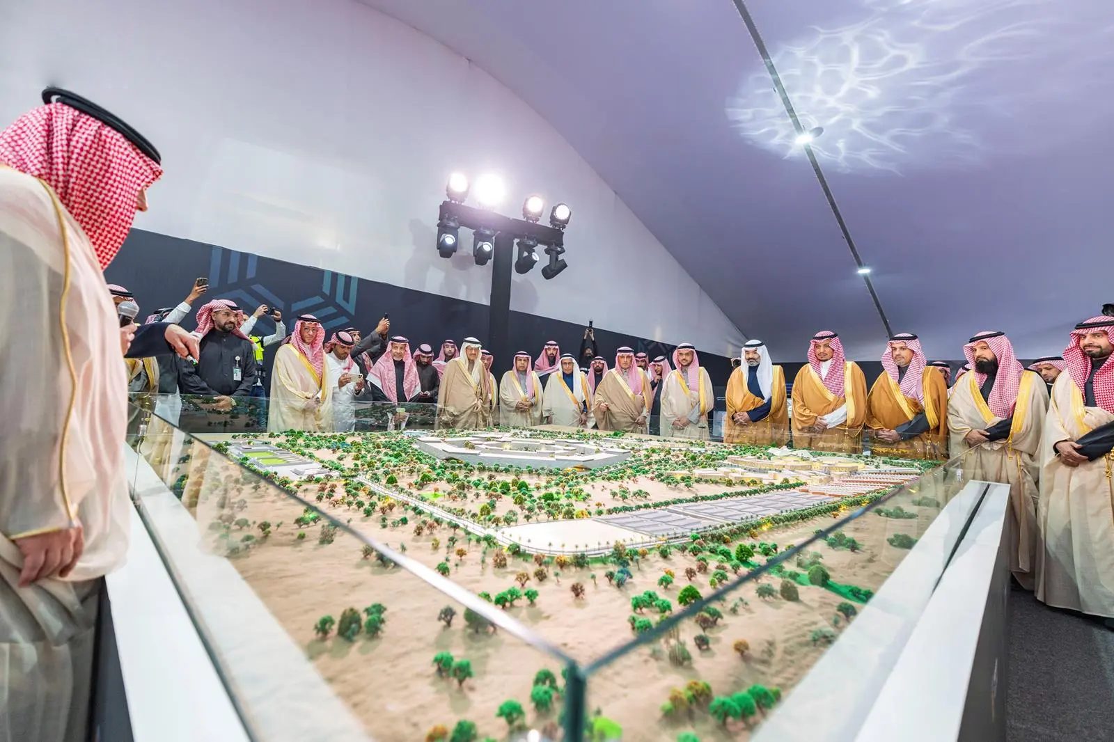 "هيكساجون".. السعودية تبني أكبر مركز بيانات حكومي في العالم