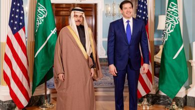 وزير الخارجية يلتقي نظيره الأمريكي لبحث مستجدات أوضاع المنطقة