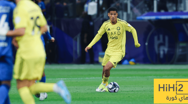 النصر يتقدم على الشباب 2-1 في شوط مثير