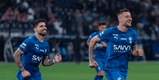 لاعب الهلال يفاجأ النصر !