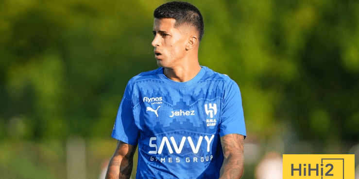 من أجل برشلونة.. كانسيلو اتخذ هذا القرار!