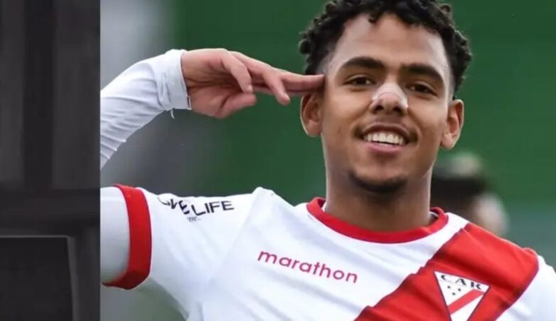 الوداد الرياضي يحسم واحدة من أغلى صفقات الدوري المغربي