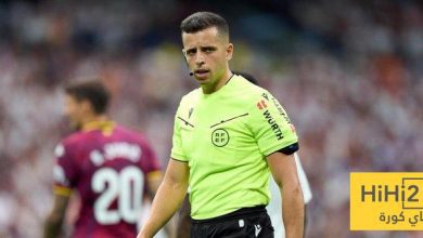 حكم ديربي كتالونيا .. كاره البطاقات الحمراء !