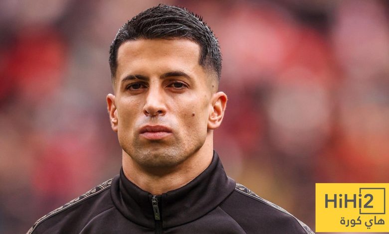 صفقة انتقال كانسيلو إلى برشلونة معقدة