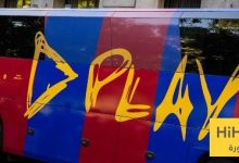 صورة .. حافلة برشلونة تتعرض حادث بسيط خارج الفندق