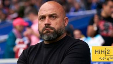 مدرب اسبانيول يشيد بقوة برشلونة قبل الديربي