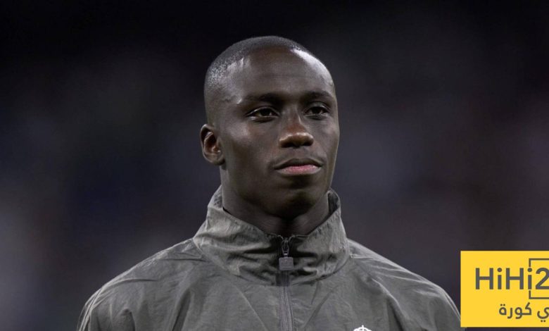 اول لاعب في التاريخ الريال يخجل من اعلان تجديد عقده …! لماذا …؟!