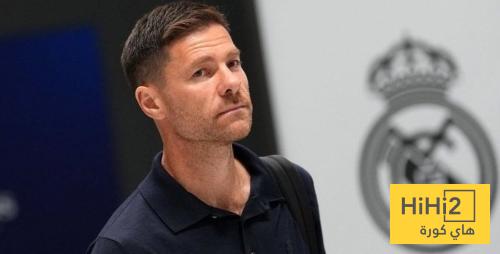 ” لاعبون يتسكعون في التدريبات ” .. تشابي الونسو كان ضعيف الشخصية