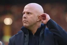 آرني سلوت يفلت من الإقالة!