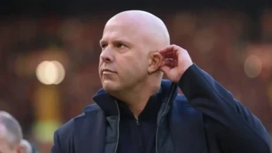 آرني سلوت يفلت من الإقالة!