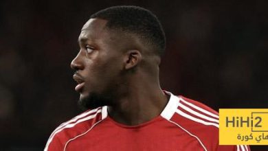 عين على كوناتي في مباراة ليدز يونايتد