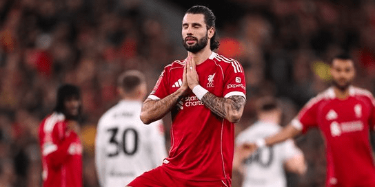 ليفربول يسجل الهدف الاول امام بارنسلي