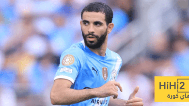 هل يشارك ريان آيت نوري ضد نيوكاسل؟