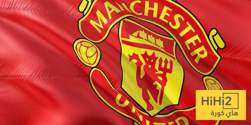 أسطورة مانشستر يونايتد يختار مدربه الجديد